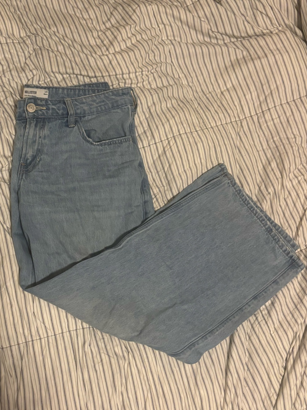 Hollister Low Rise Baggy Women’s Jeans